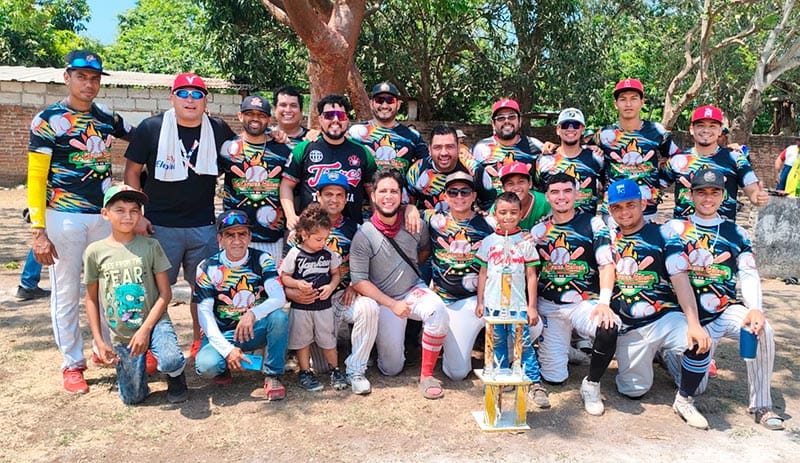 ¡ESQUINA CALIENTE ES CAMPEÓN EN LA PELOTA SABATINA!