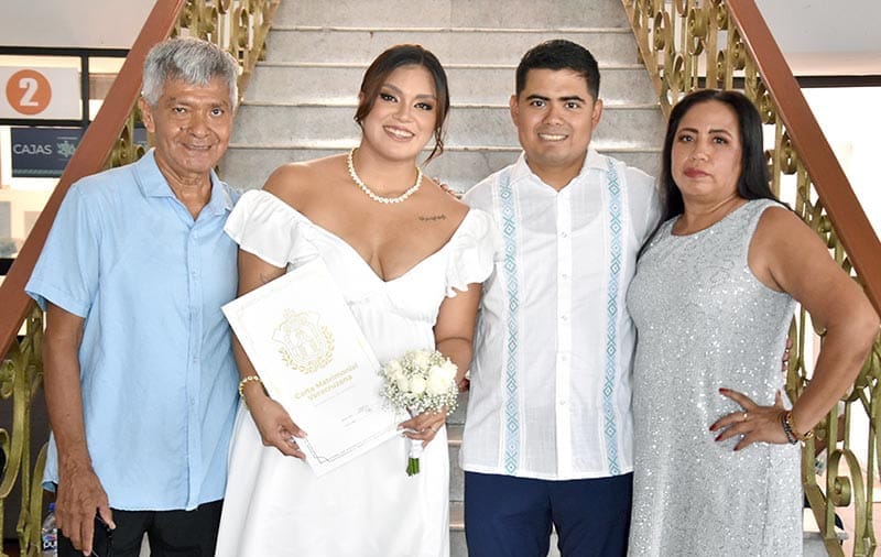 VANYA Y RAYMUNDO SE DAN EL SÍ!