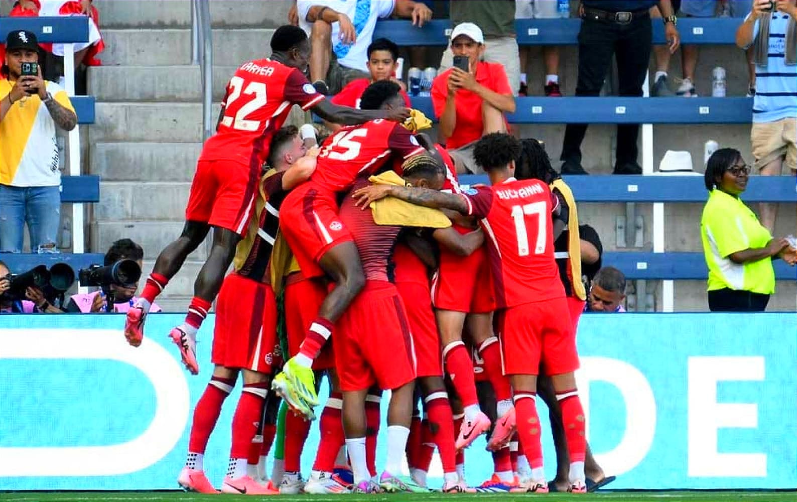 ¡PASE HISTÓRICO! - CANADÁ A CUARTOS