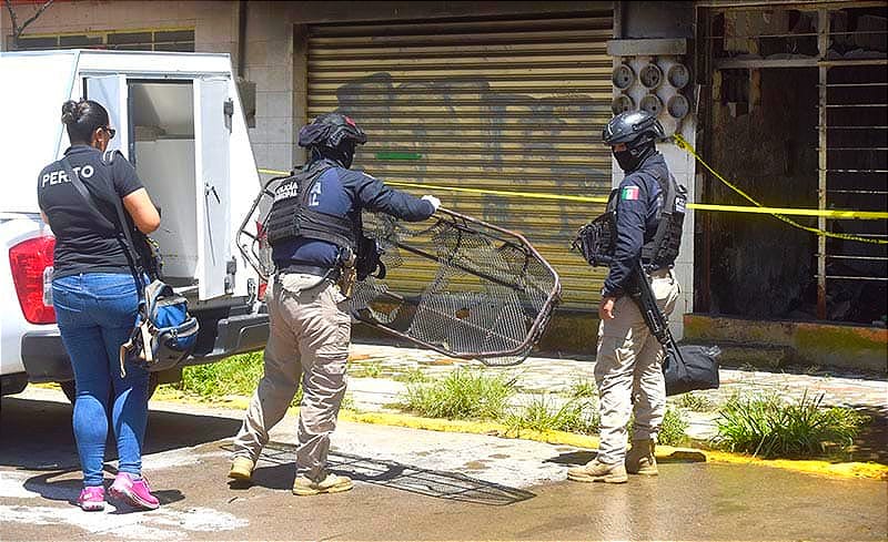 ¡MACABRO HALLAZGO EN XALAPA! - ENCUENTRAN EN EDIFICIO ABANDONADO UN CADÁVER