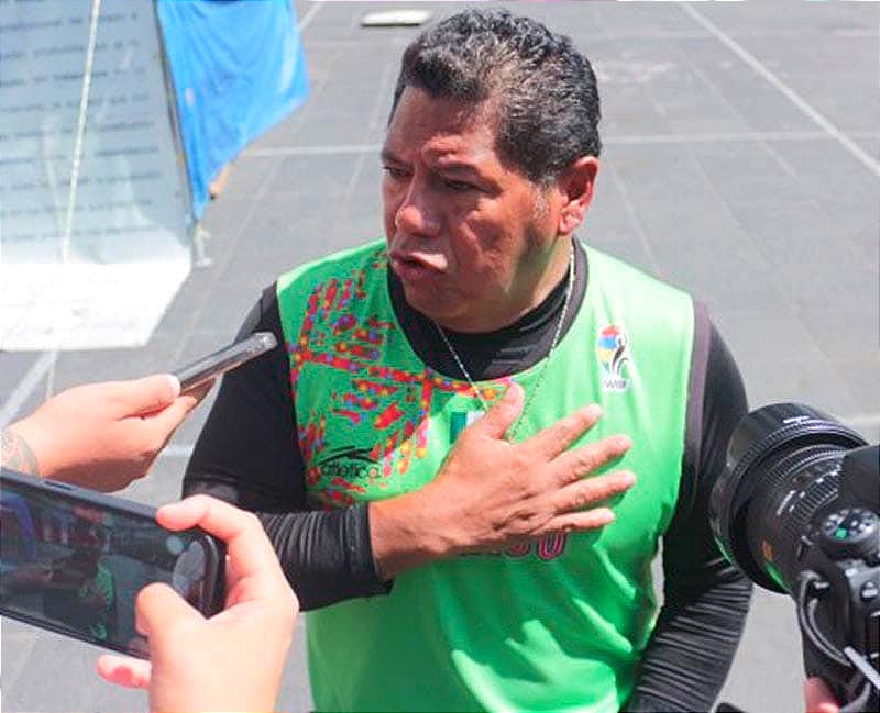 ¡NO LE REGRESAN SU CHAMBA!