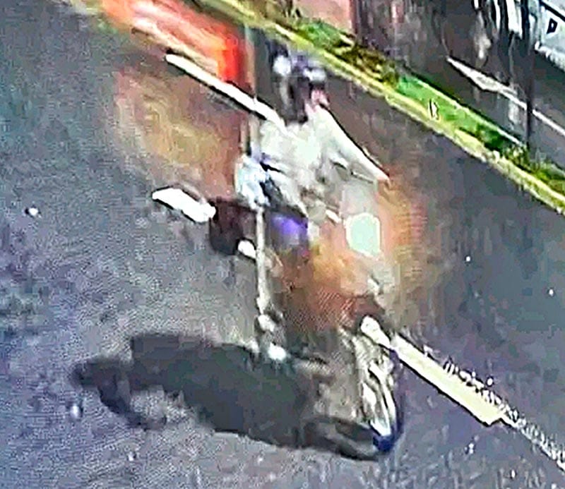 ¡PAREJA DE RATAS ROBAN MOTO A VECINO DORMILÓN!