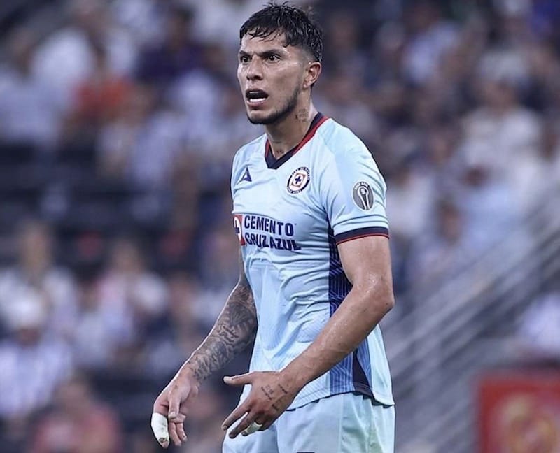 ¡CARLOS SALCEDO QUIERE DEJAR CRUZ AZUL E IRSE DE MÉXICO!