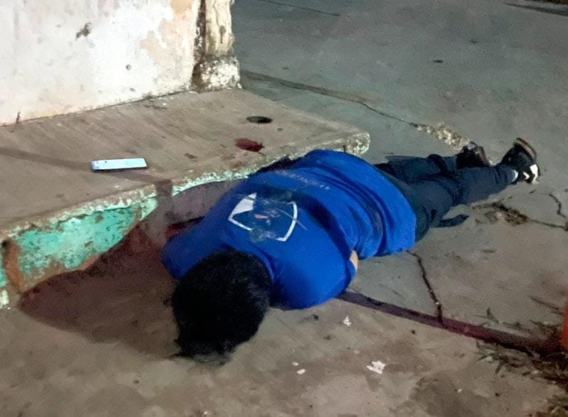 ¡ASESINAN A TÉCNICO DE CELULARES EN LA UNIDAD DEPORTIVA EN OLUTA!