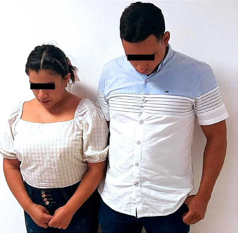 ¡DETENIDOS SIN PASAPORTE EN EL AEROPUERTO! - IBAN A MONTERREY!