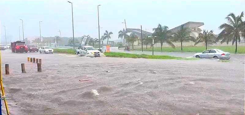 ¡SE INUNDA EL BULEVAR DE LA RIVIERA!