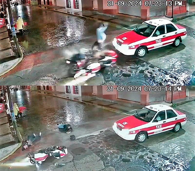 ¡CHOCAN PAREJA DE MOTOCICLISTAS CONTRA TAXI EN COSCOMATEPEC!