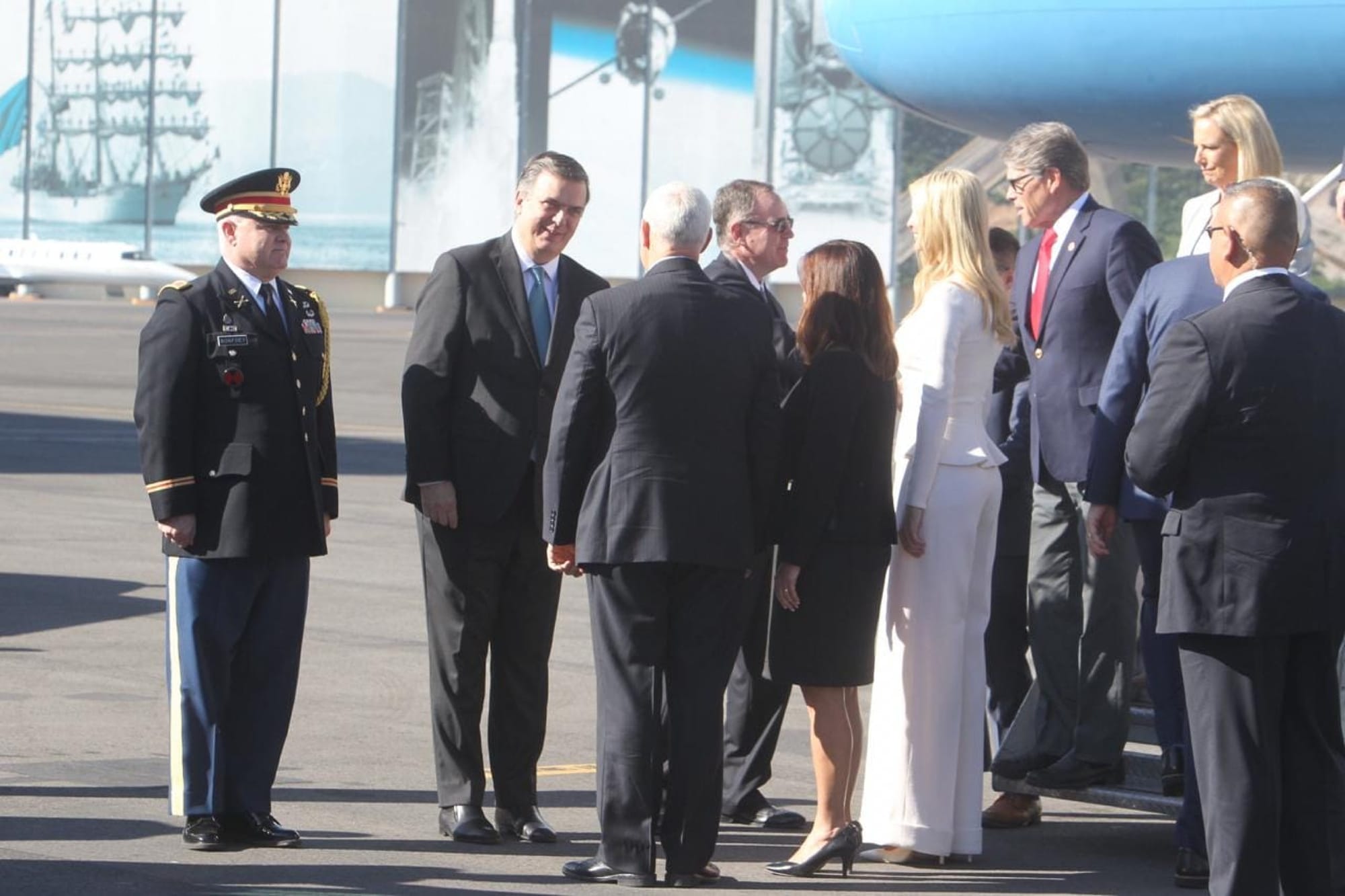 ¡SON NUEVE FUNCIONARIOS DE EU QUE VIENEN A TOMA DE POSESIÓN DE CS!