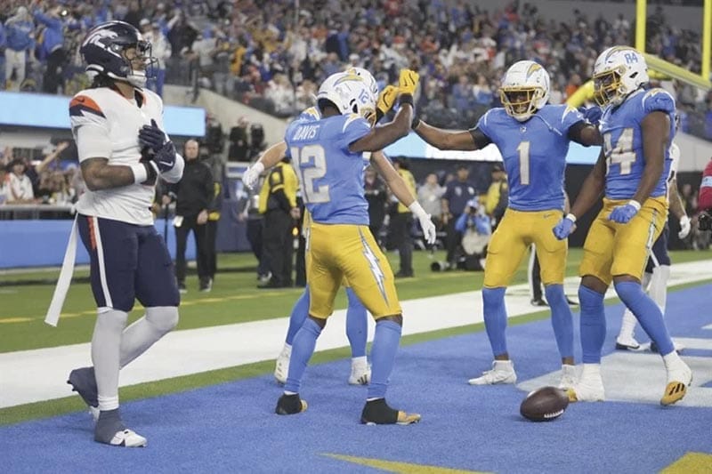 ¡GANAN LOS CHARGERS A BRONCOS Y VEN CERCA LOS PLAYOFFS NFL!