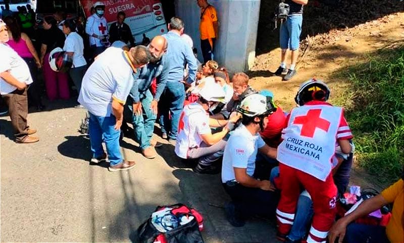 ¡CARRETERAZO! - HAY 17 HERIDOS