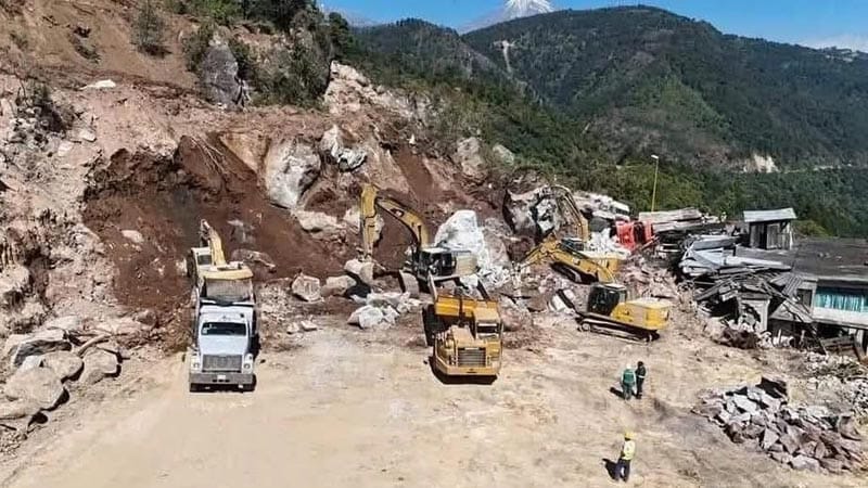 ¡EL DERRUMBE! - TRES MESES...