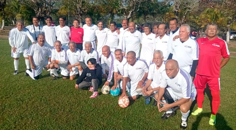 ¡COSMOS MUSIC RECIBE A EL TEJAR 65!