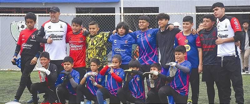 ¡THIAGO Y ANGELA BRILLAN EN TORNEO DE PORTEROS!