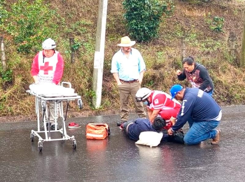 ¡LESIONADO EN DERRAPÓN DE MOTO EN TOTUTLA!
