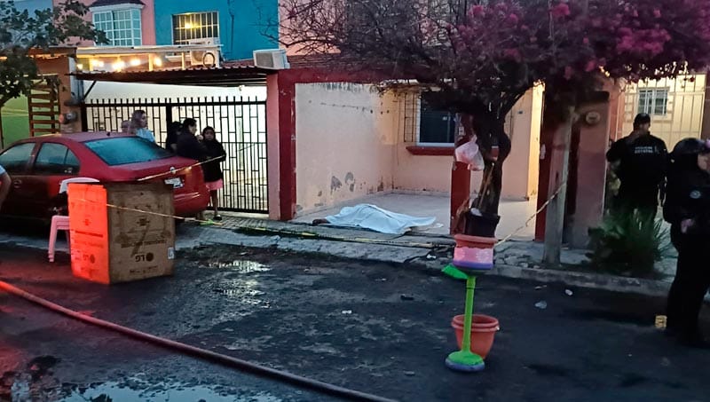 ¡QUE TRAGEDIA! - SE QUEMA LA CASA Y MADRE DE FAMILIA PIERDE LA VIDA ASFIXIADA POR EL HUMO