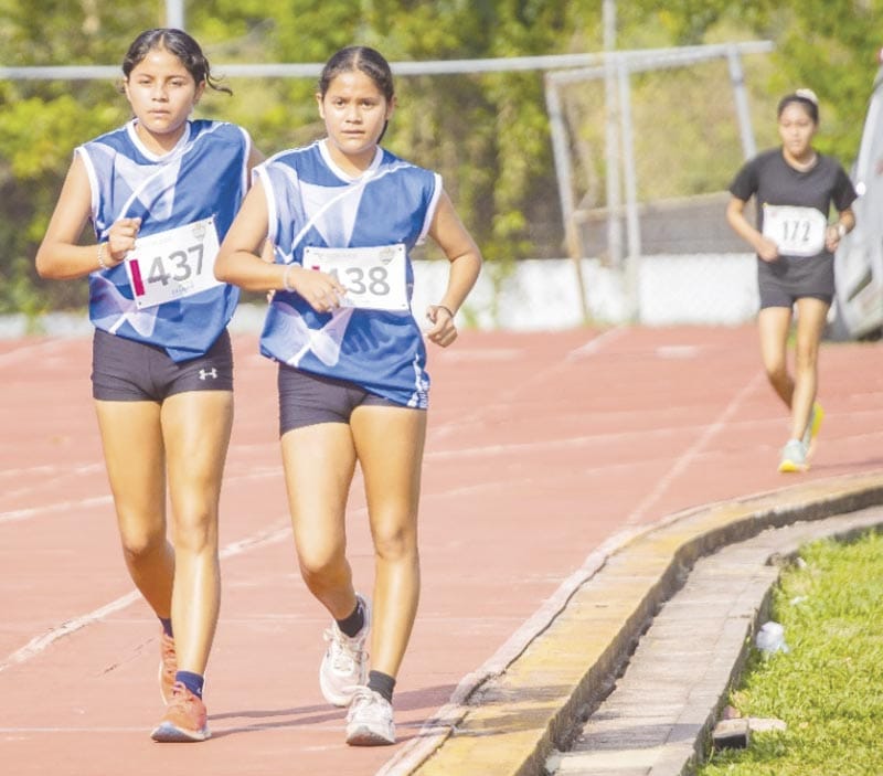 ¡CUMPLE FASE PREESTATAL DE ATLETISMO EN ACAYUCAN!