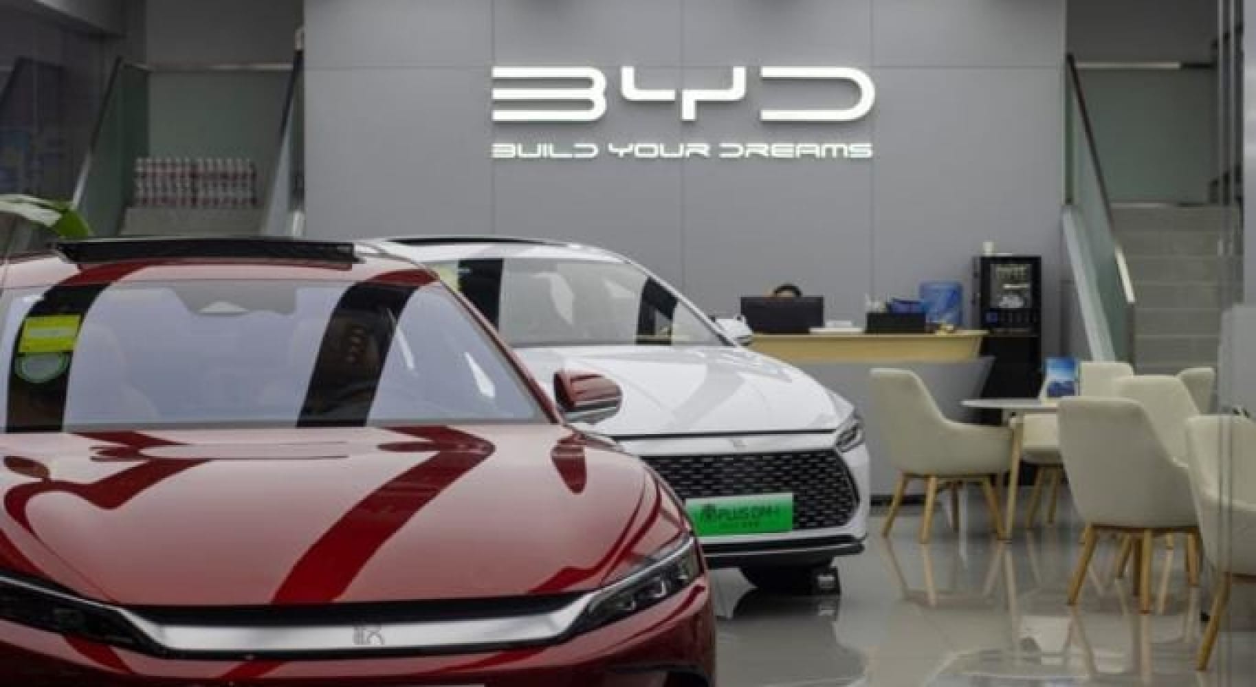 ¡BYD REDUCE PRECIOS DE SUS VEHÍCULOS ELÉCTRICOS INTELIGENTES Y DESAFÍA A TESLA DE ELON MUSK!