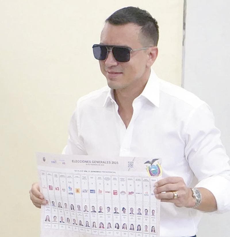 ¡NOBOA LE PASA FACTURA: SU 70% DE POPULARIDAD SE TRADUJO EN 44% DE VOTOS!