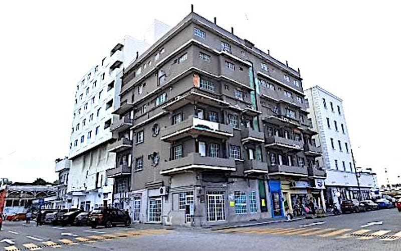 ¡DENUNCIAN A EMPRESARIO!