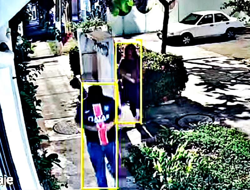 ¡PAREJITA DE NOVIOS HACEN ‘CUCHI-CUCHI’ FRENTE A LOS VECINOS!