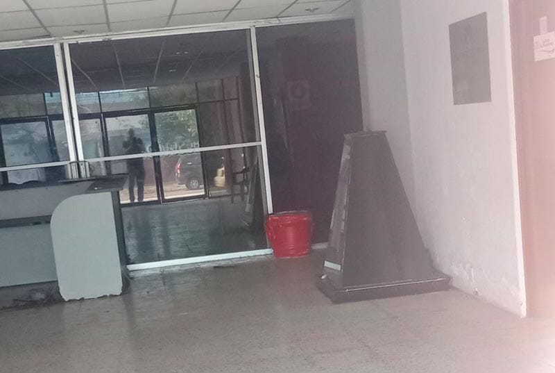 ¡SE LLEVAN EL BUSTO DEL ABUELO!