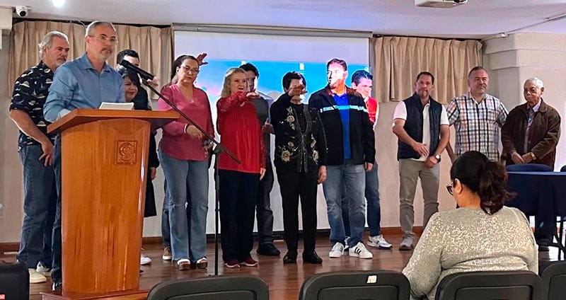 ¡HUMO BLANCO EN EL CDV!