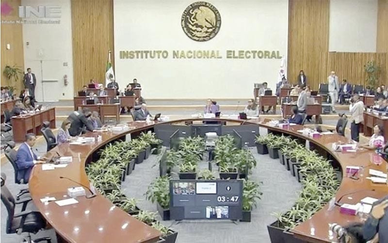 ¡NO LES QUIEREN DAR LA MILLONIZA AL INE! - ÁNDALE