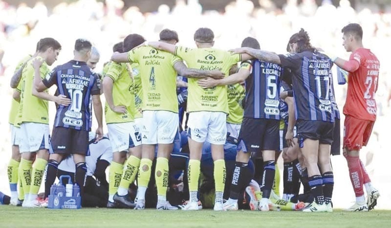 ¡TERROR EN EL GALLOS-PUEBLA POR CONVULSIÓN DE JUGADOR!