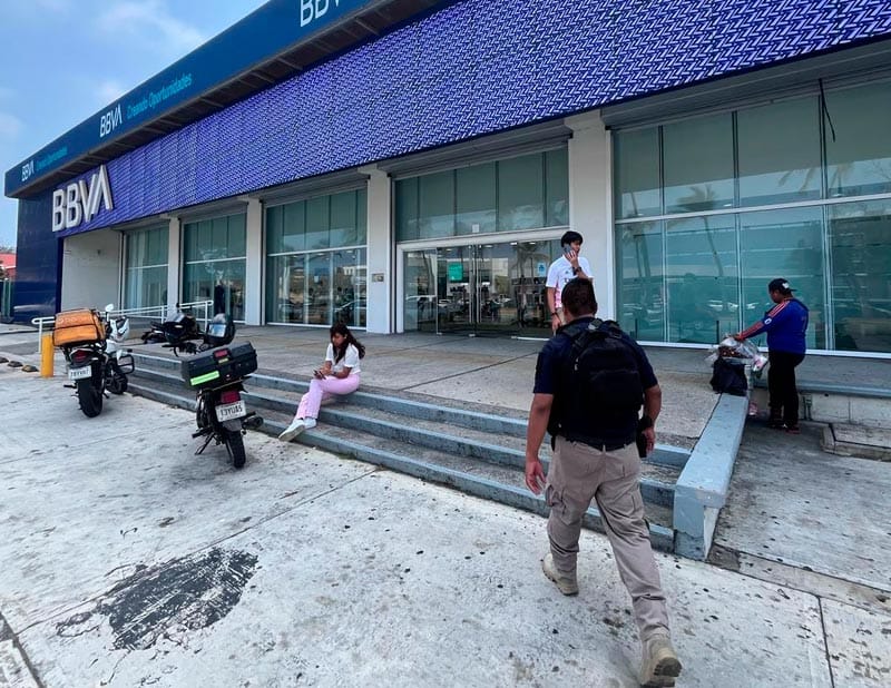 ¡“NINJAS” ATRACAN A ESTUDIANTE Y LA DESPOJAN DE 20 MIL PESOS!