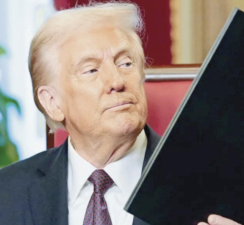 ¡TRUMP FIRMA ORDEN EJECUTIVA PARA EMPEZAR A DESMANTELAR EL DEPARTAMENTO DE EDUCACIÓN!