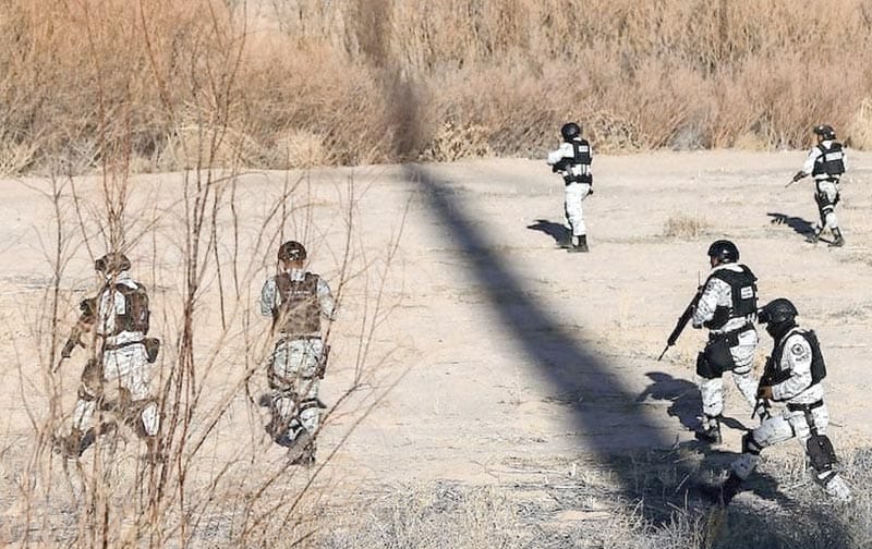 ¡EU EVALÚA PLAN PARA QUE MILITARES “RETENGAN” A MIGRANTES EN LA FRONTERA!