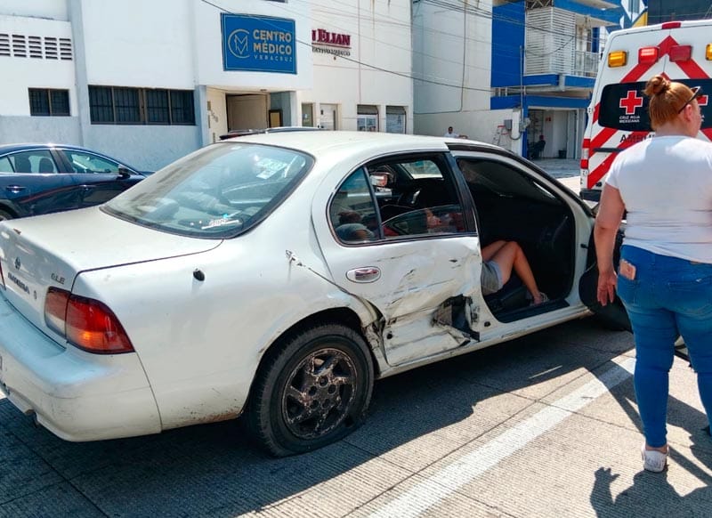 ¡CAMIONETÓN SALE ‘DE LA NADA’ Y PROCOVA CHOQUE!