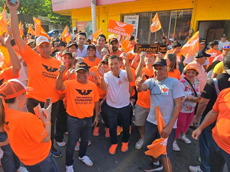 MC NO SE QUEDÓ ATRÁS...