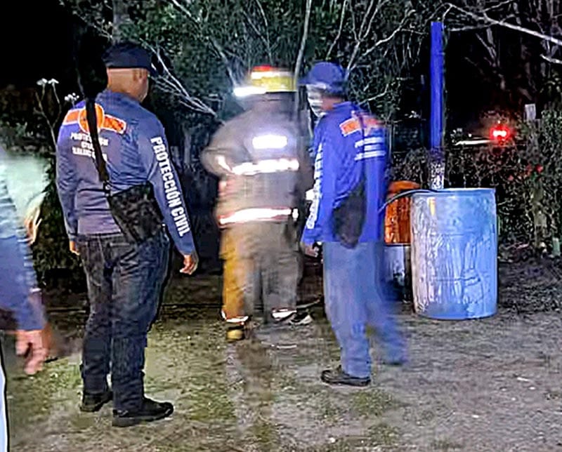 ¡DESALOJAN A FAMILIA POR FUGA DE GAS!