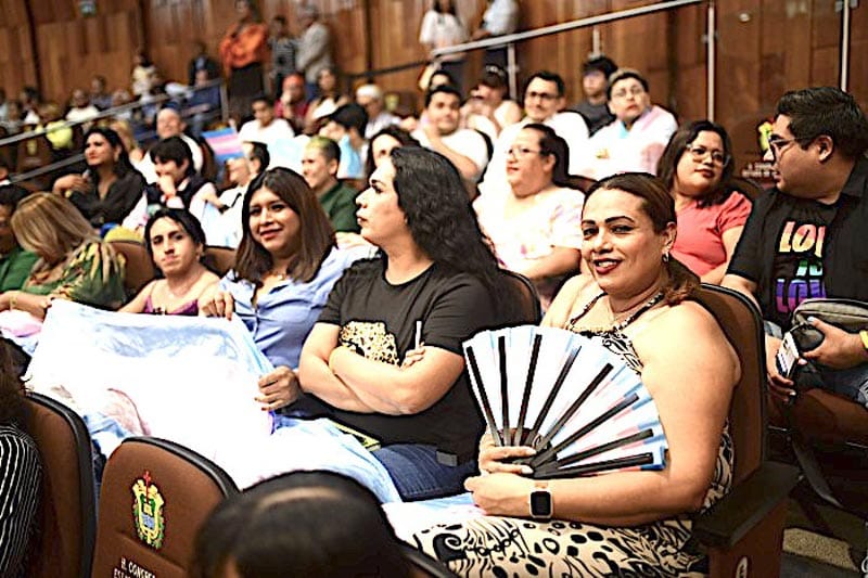 ¡YA HAY CAMBIO DE IDENTIDAD DE GENERO! - Y LO APRUEBAN