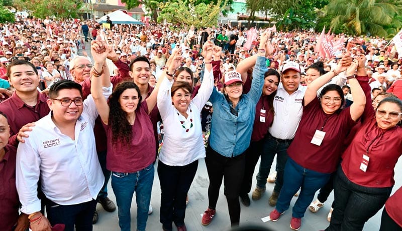 ¡VINO ALCALDE A APAPACHAR A ROSA MARÍA! - CON CARNAVALITO Y TODO