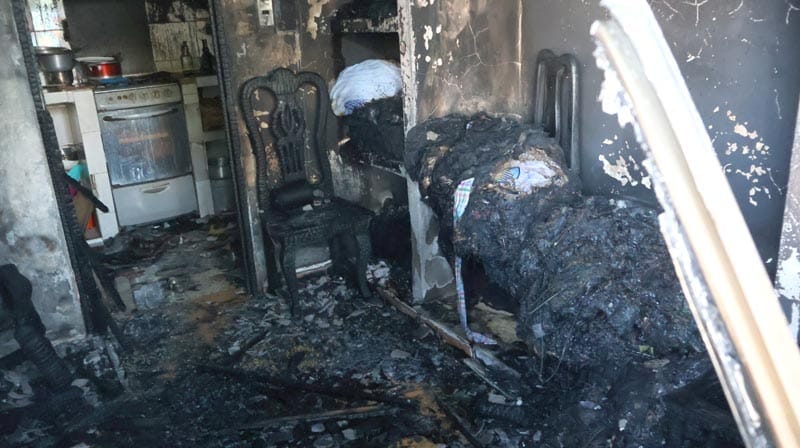 ¡CORTO CIRCUITO QUEMA CASA DE LOS ABUELITOS!