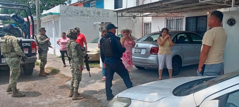 ¡PAREJA DE ‘JAULEROS’ ROBAN EN VIVIENDA EN LOS VOLCANES!