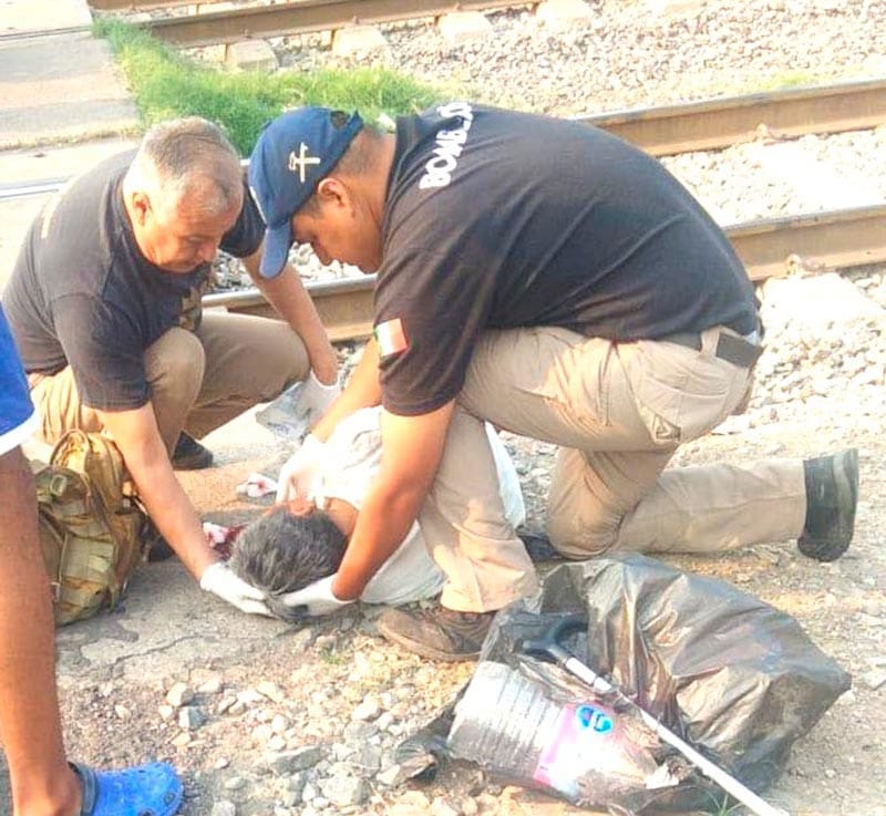 ¡ABUELITA DE 80 AÑOS GOLPEADA POR EL TREN!