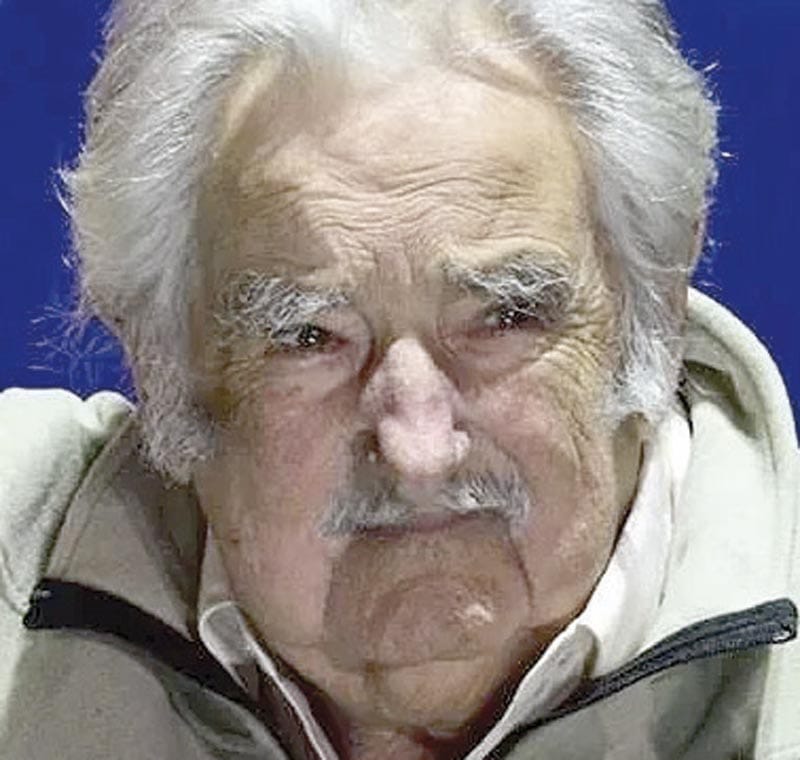 ATRAVIESA MUJICA FASE TERMINAL DE CÁNCER