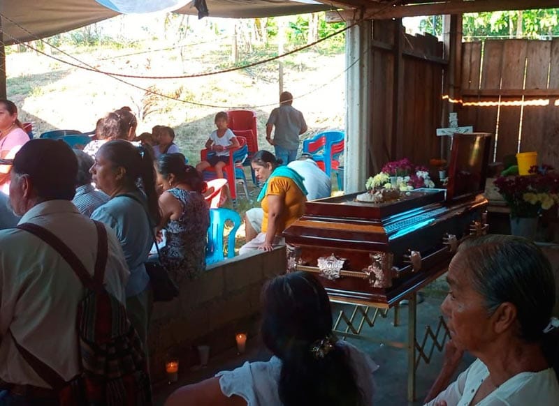 ¡RETIENEN AL ALCALDE! - EN UXPANAPA