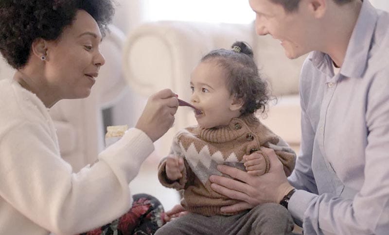 ¡SCJN DETERMINA IGUALAR LICENCIAS POR MATERNIDAD Y PATERNIDAD!