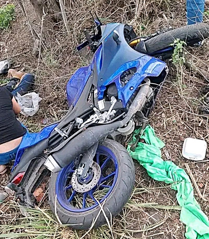 ¡MOTOCICLISTA SALIÓ VOLANDO DE LA CURVA!