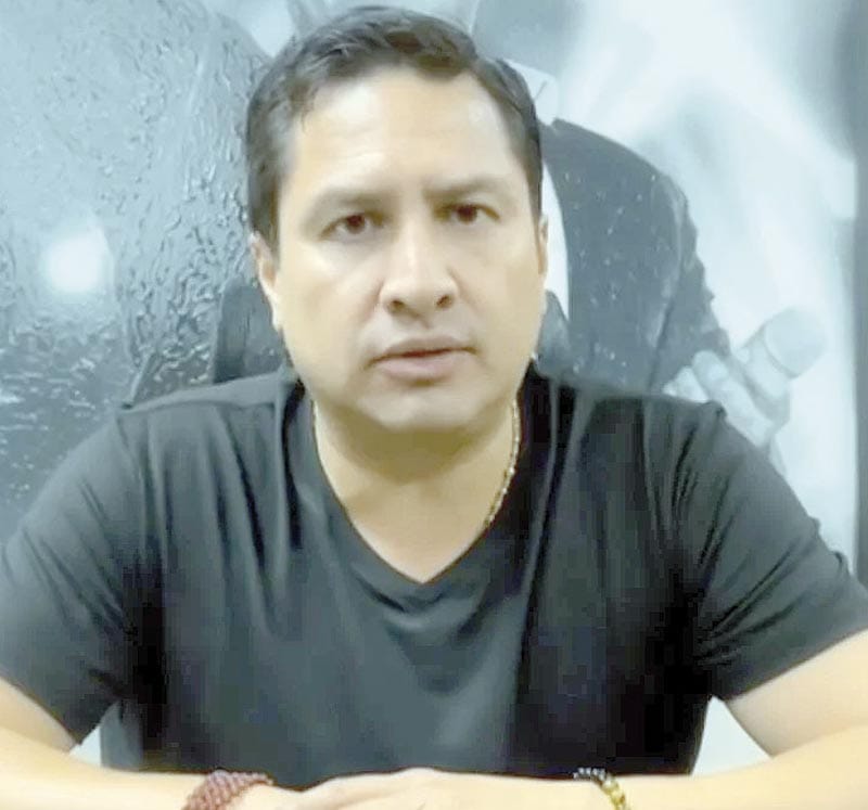 ¡LE CANCELA EU LA VISA DE TRABAJO A JULIÓN ÁLVAREZ!