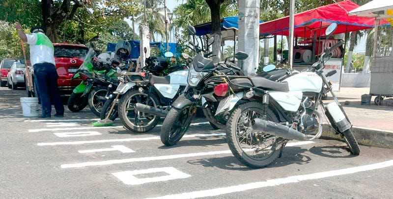 ¡TRÁNSITO DEL ESTADO REALIZA JORNADAS DE BALIZAMIENTO EN CARDEL!