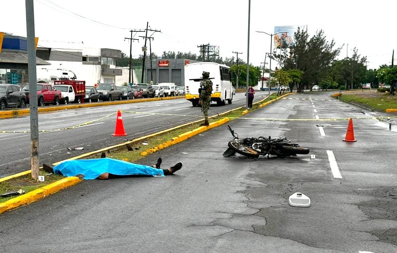 ¡SE MATÓ EN SU MOTOCICLETA! - DERRAPÓ EN LA AVENIDA CUAUHTÉMOC