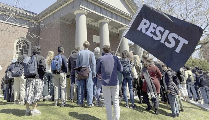 ¡SOLICITANTES DE VISA ESTUDIANTIL DEBEN TENER REDES SOCIALES PÚBLICAS: GOBIERNO DE EU!