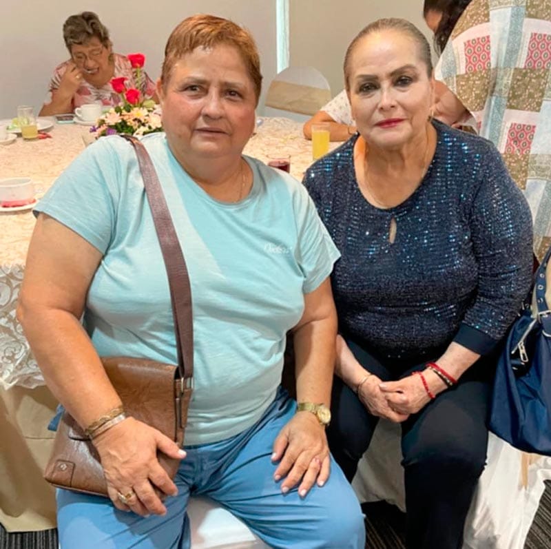 DISFRUTANDO EL DÍA DEL MAESTRO...