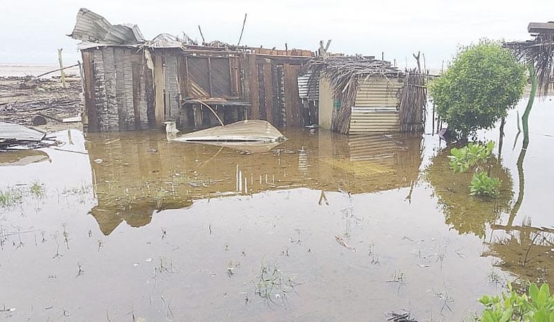 ¡DECLARARÁN EN EMERGENCIA A TRES MUNICIPIOS DE GUERRERO! - TRAS EL PASO DEL HURACÁN ERICK