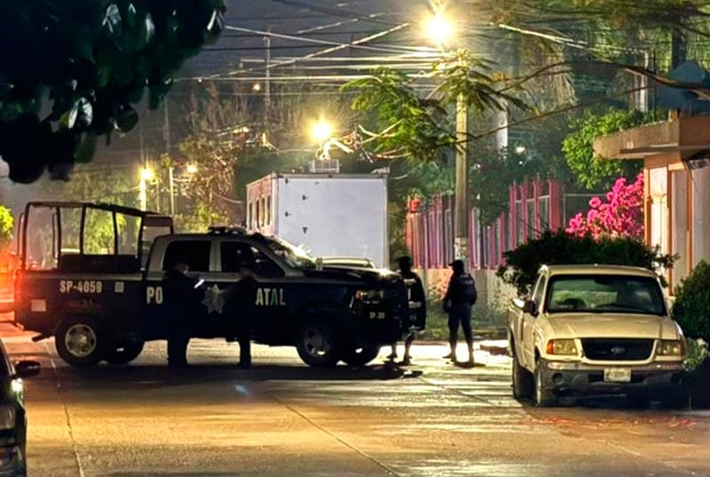 ¡RESCATAN A VÍCTIMA DE SECUESTRO EN POZA RICA! - EN EL OPERATIVO HUBO CUATRO DETENIDOS Y ASEGURARON UN AUTO NISSAN